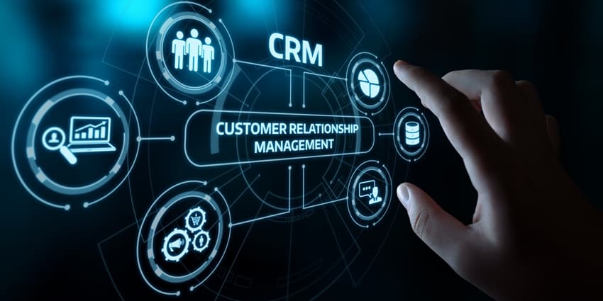 Customer Relationship Management in E-Commerce Stores